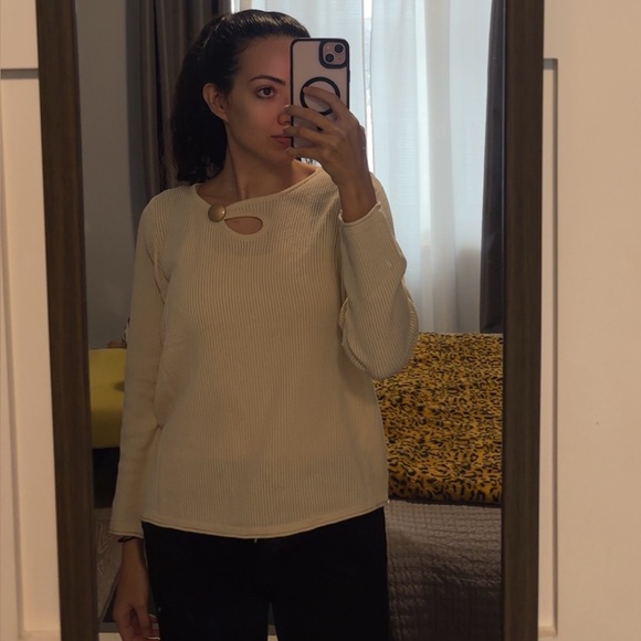 NEW Cut-out Sweater❣️ - Picture 2 of 5